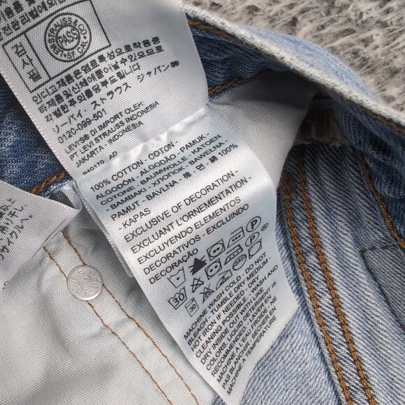 Levi's 501 Shorts Women 32 Blue Normcore Distressed Bikercore Raw Hem Med Wash - Picture 3 of 9